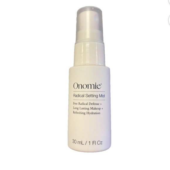 REVOLVE Onomie Radical Defense Long Lasting Setting Mist 30mL - Picture 2 of 5